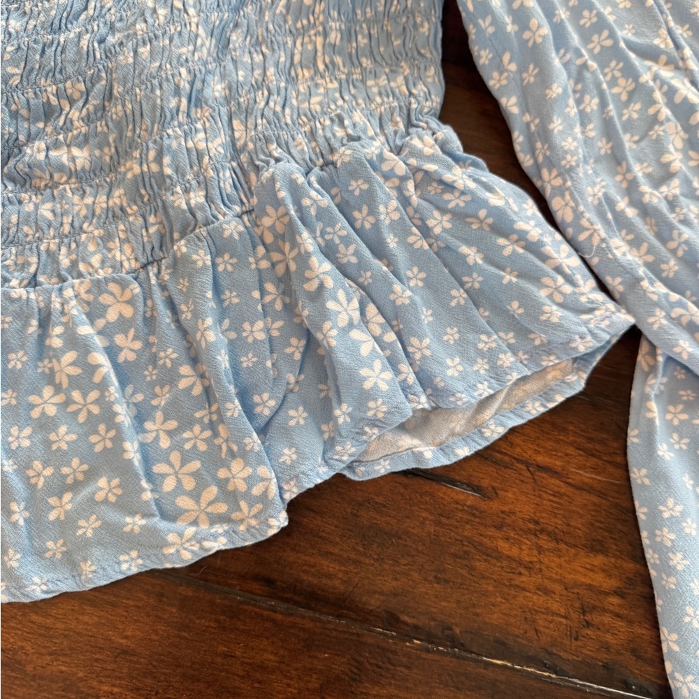 La Hearts Long Sleeved Top- Size Small - Picture 7 of 8